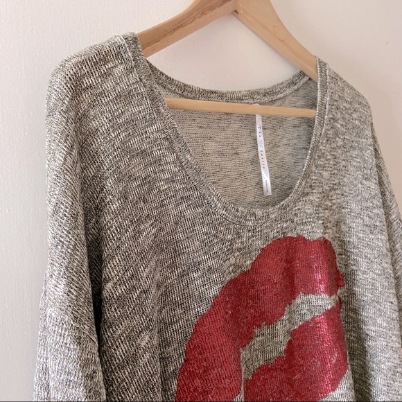 Metallic Lips Crop top - Picture 2 of 7